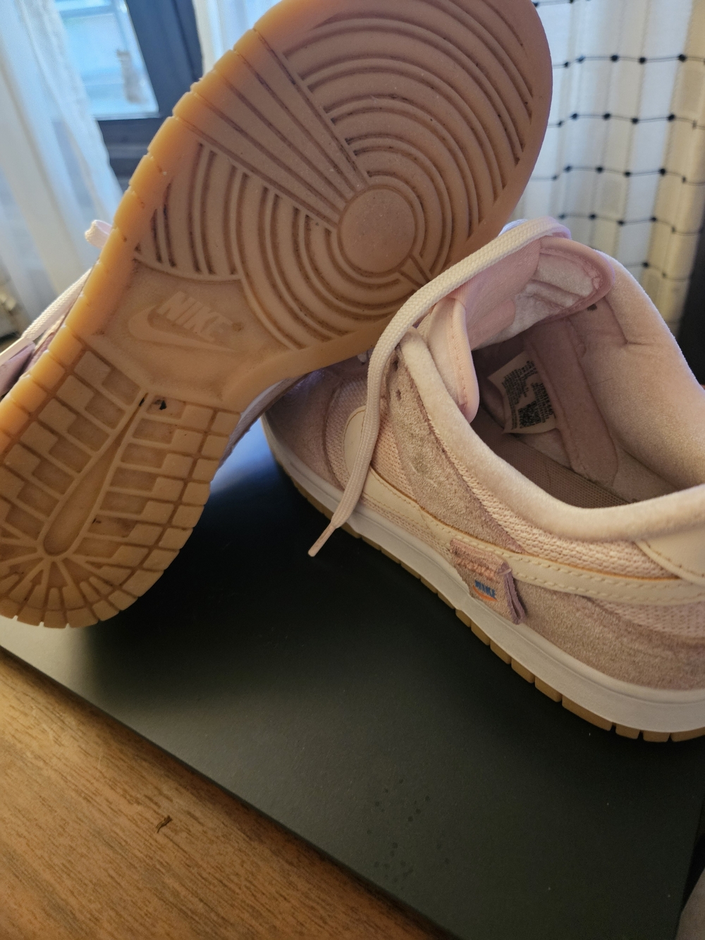 Nike - Picture 4 of 6